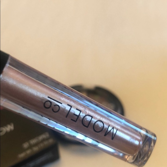 Model Co. Eyeshadow 4 piece set! New in boxes! - Picture 7 of 12